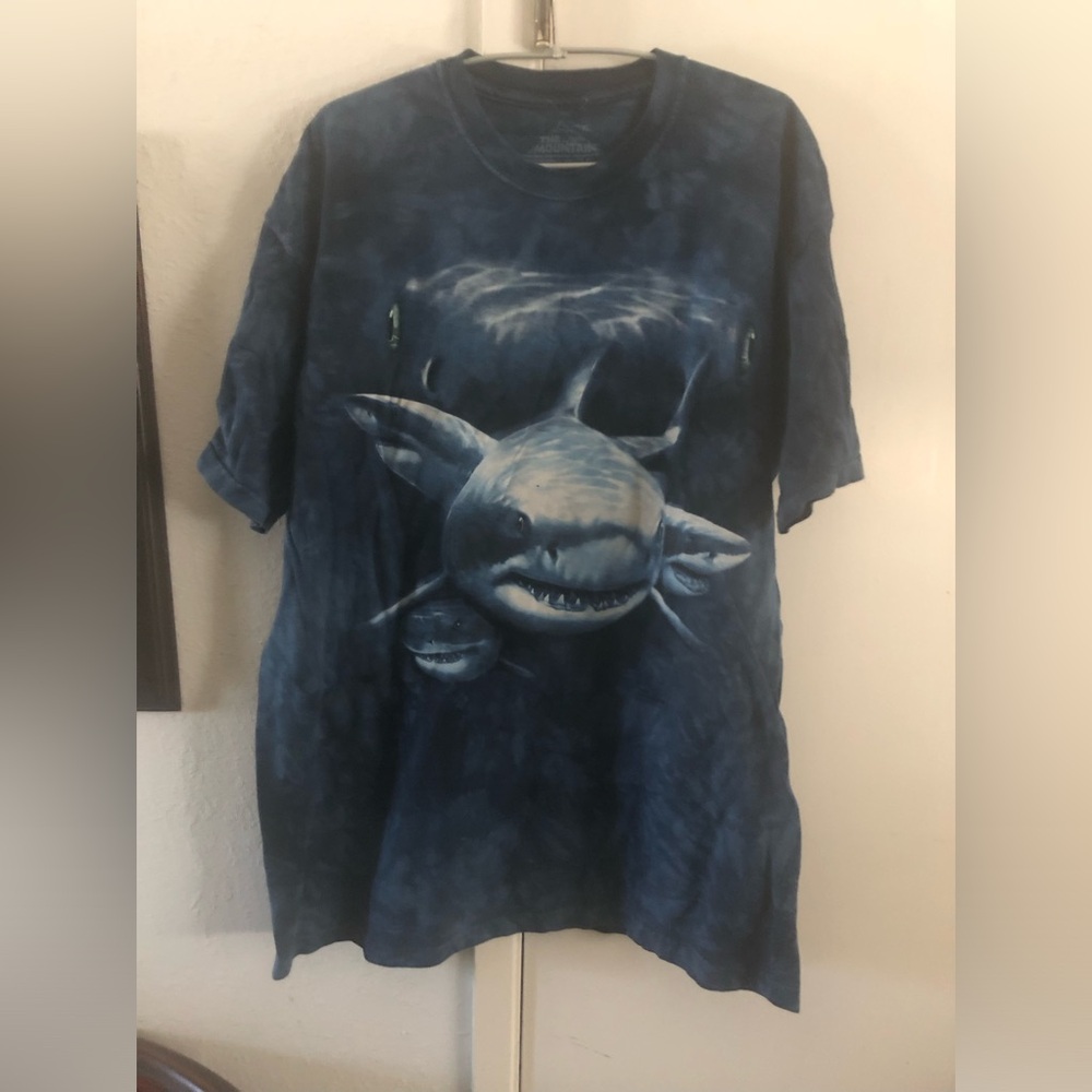 Vintage Mountain Monterey CA Sharks Tee- 779 *tee deal. $30 or $25 w/offer